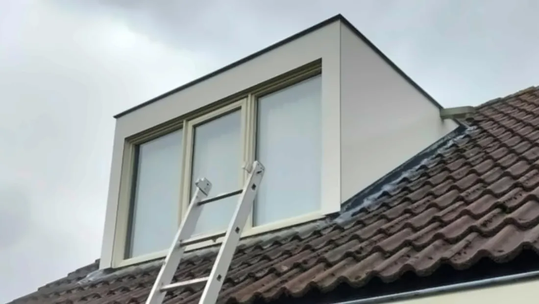 Dakkapel voorzijde na de reiniging