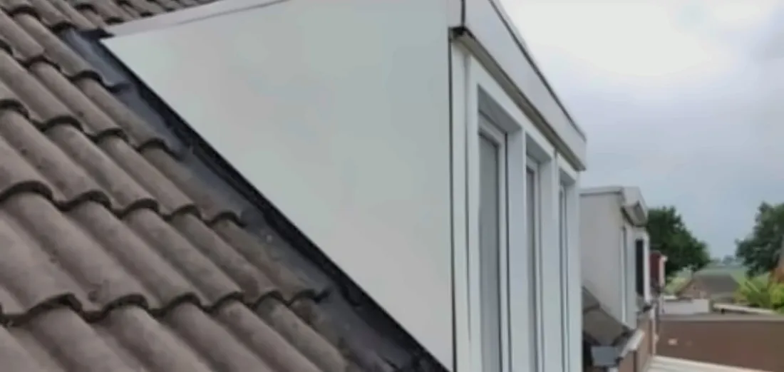 Dezelfde zijwang na de reiniging